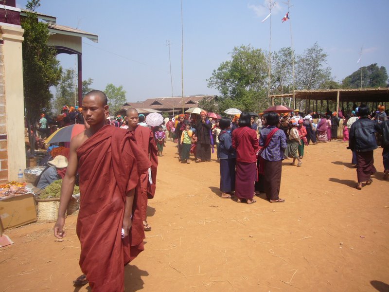 Travel - Myanmar - Kalaw Shan - Monks Enter The Monastery